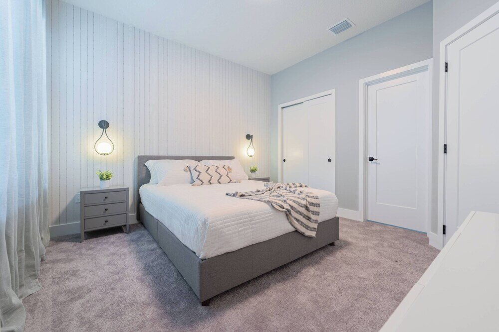 Studio Your Orlando Retreat: Warm and Welcoming Townhome