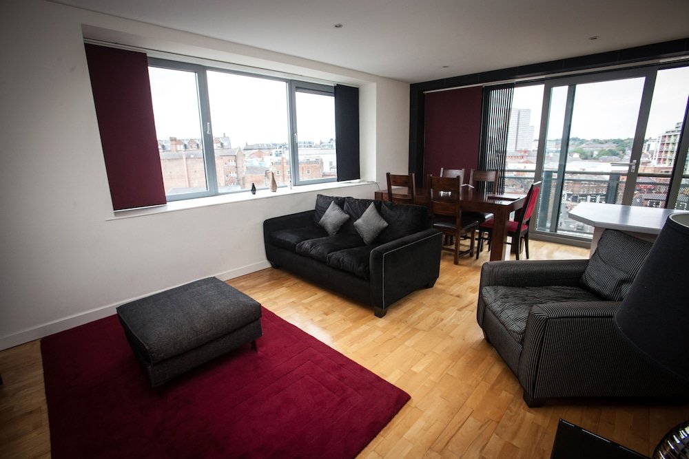 2 Bedrooms Apartment with balcony Cranbrook House Serviced Apartments