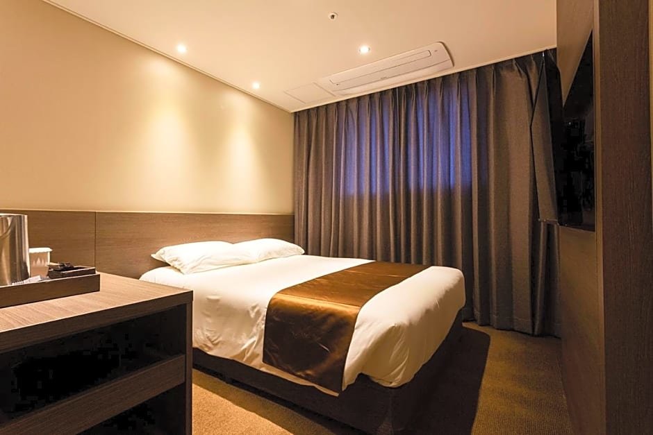 Standard Doppel Zimmer mit eingeschränktem Meerblick Grandmillions Hotel Seogwipo
