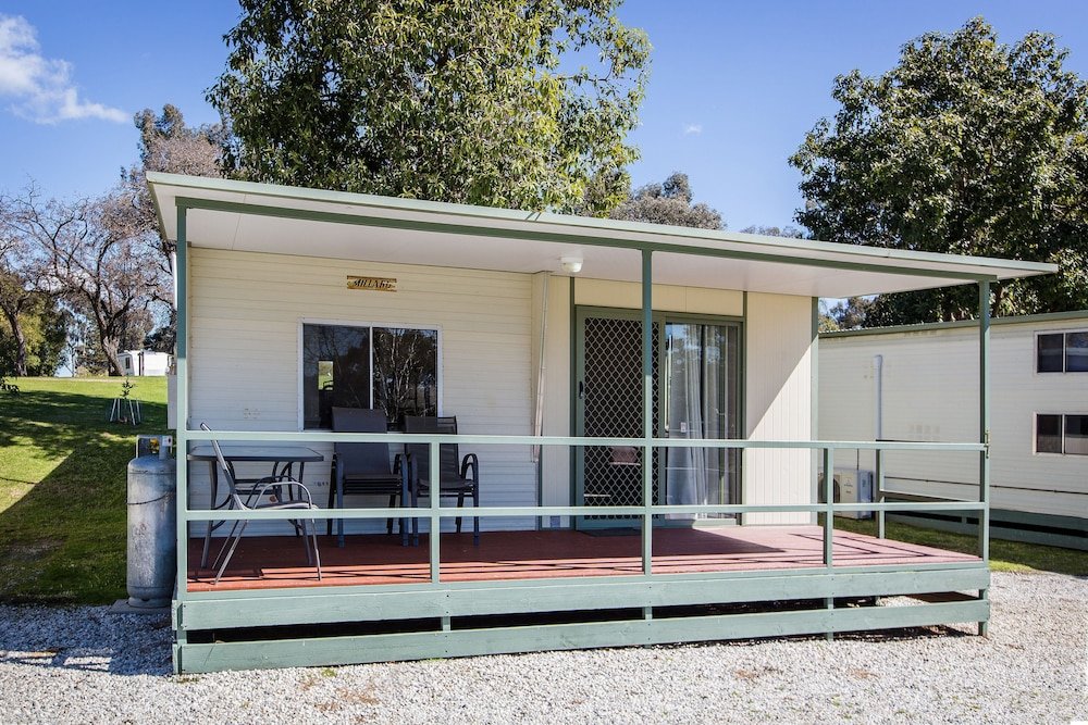 Standard bungalow 3 chambres avec balcon et Vue sur le lac Discovery Parks - Lake Hume, New South Wales