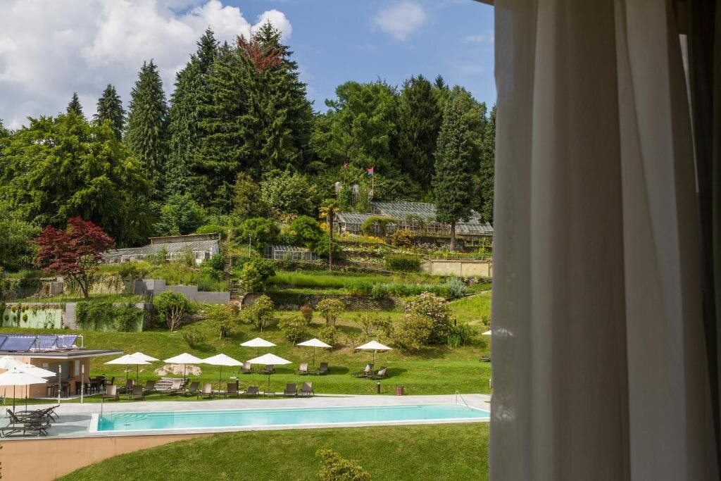 Comfort Double room with garden view Kurhaus Cademario Hotel & DOT Spa