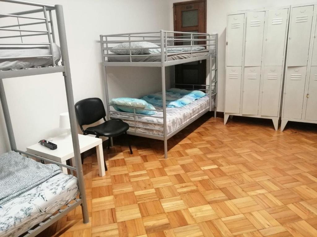 Кровать в общем номере Sasimi Nice Hostel
