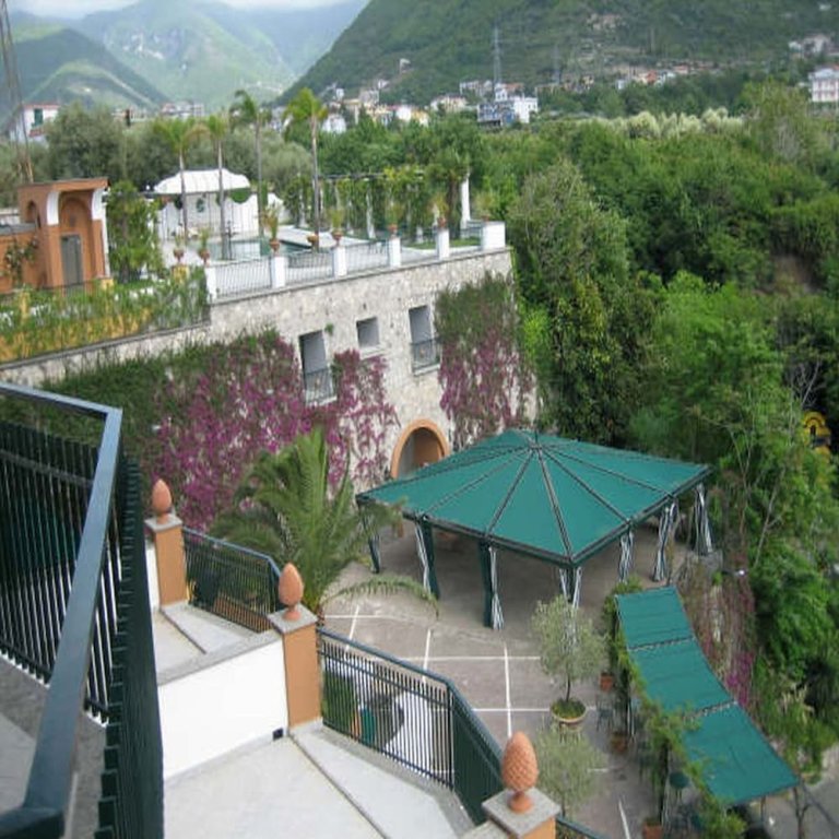 Семейный номер Standard с балконом и с видом на сад Hotel dei Congressi