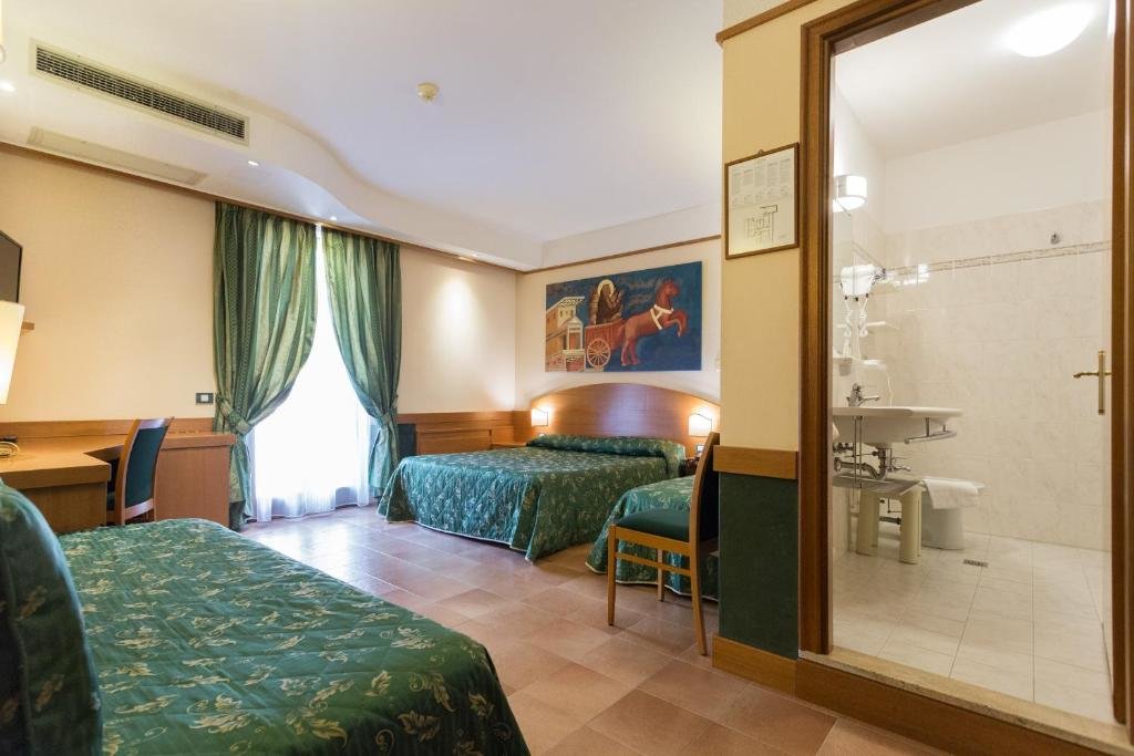 Трёхместный номер Standard Hotel La Terrazza RESTAURANT & SPA