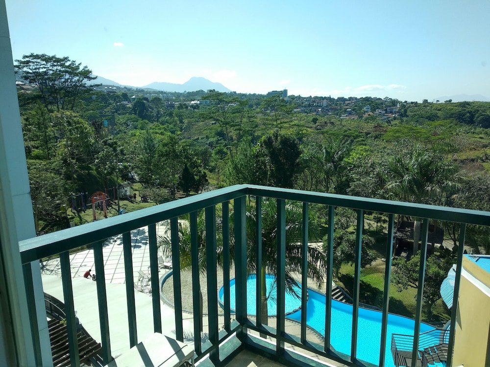 2 Bedrooms Executive Suite with balcony Marbella Suites Bandung