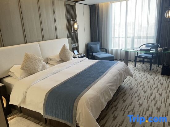 Номер Deluxe Xiongchu International Hotel