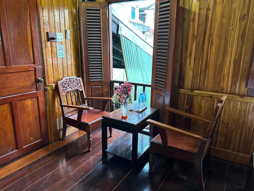 Deluxe Doppel Zimmer Villa Alounsavath Mekong Riverside