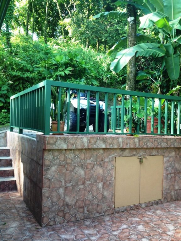 Cottage Casa Macaw Jungle Cabin w Private pool Wifi and AC
