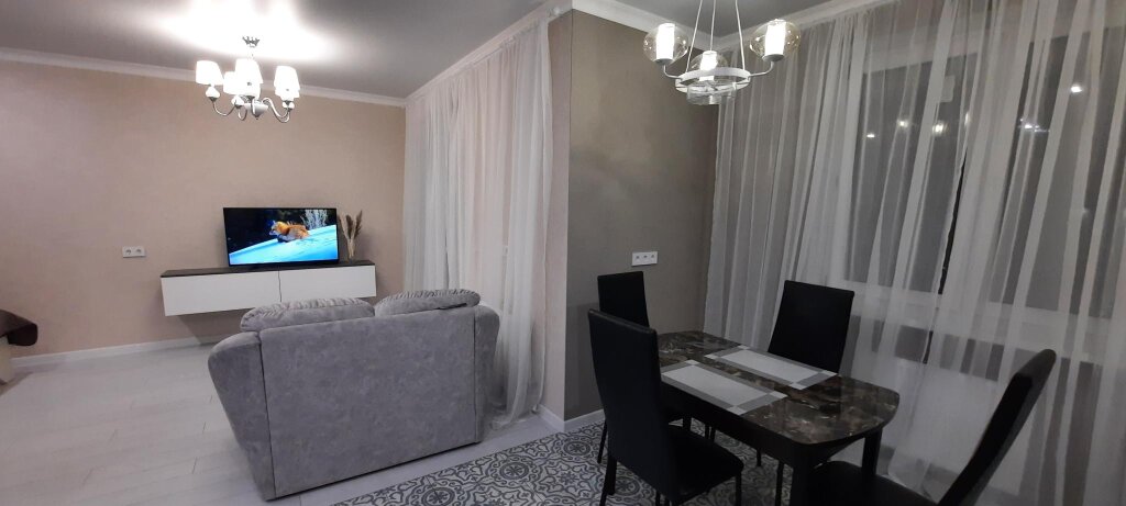 Superior Apartment Apartments on the Avenue of Heroes of the Fatherland 6A