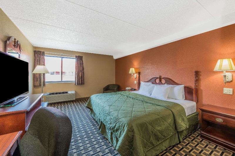 Standard Double room Econo Lodge Louisville East