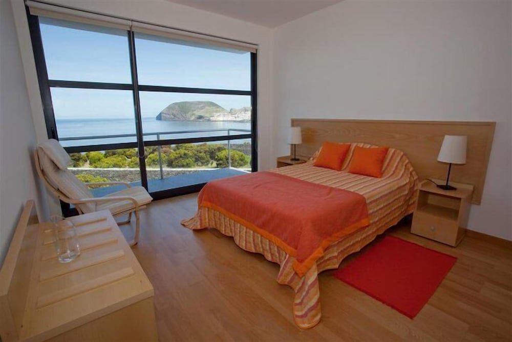 2 Bedrooms Superior Apartment with balcony Cantinho das Buganvillias