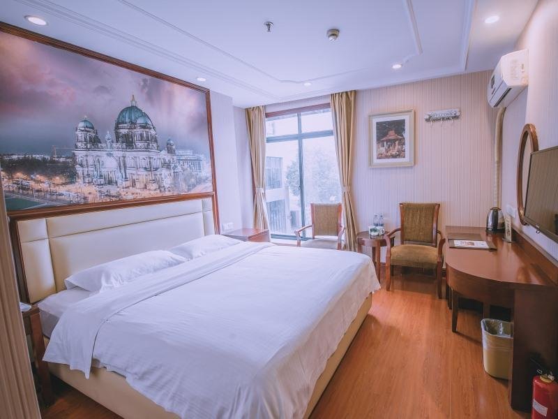 Standard Double room GreenTree Inn Jiaxing Pinghu Zhapu Jiulong Mountain Express  Hotel