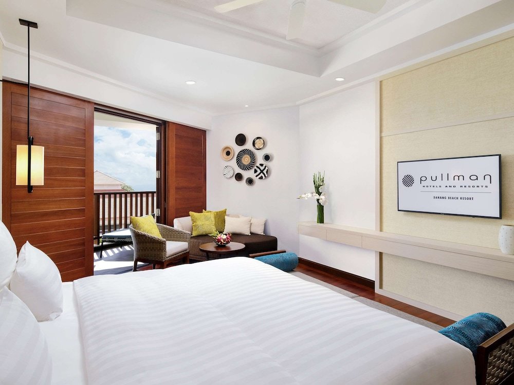 Двухместный номер Deluxe с балконом и с красивым видом из окна Pullman Danang Beach Resort