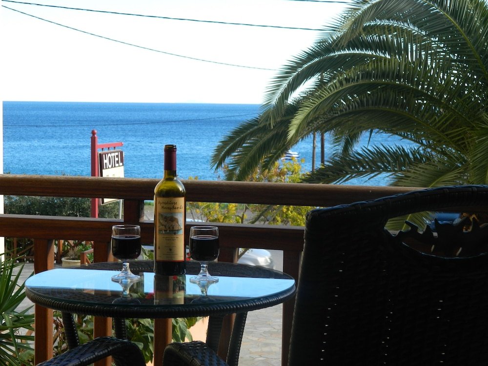 Habitación familiar Estándar con balcón y con vista al mar The Flower Of Monemvasia Hotel
