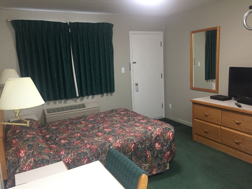 Standard room 4 Pines Motel
