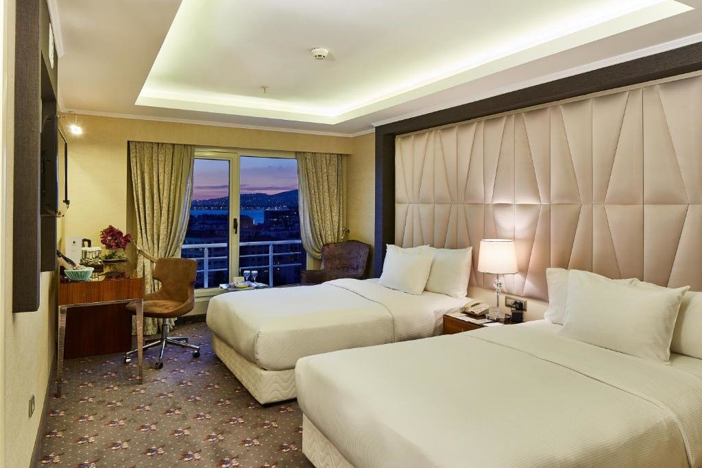 Двухместный номер Guest с видом на море DoubleTree by Hilton Izmir - Alsancak