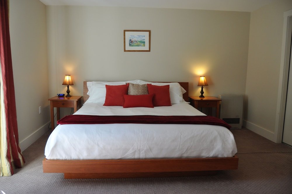 Luxury Double room with balcony and with river view WilloBurke Boutique Inn & Nordic Spa