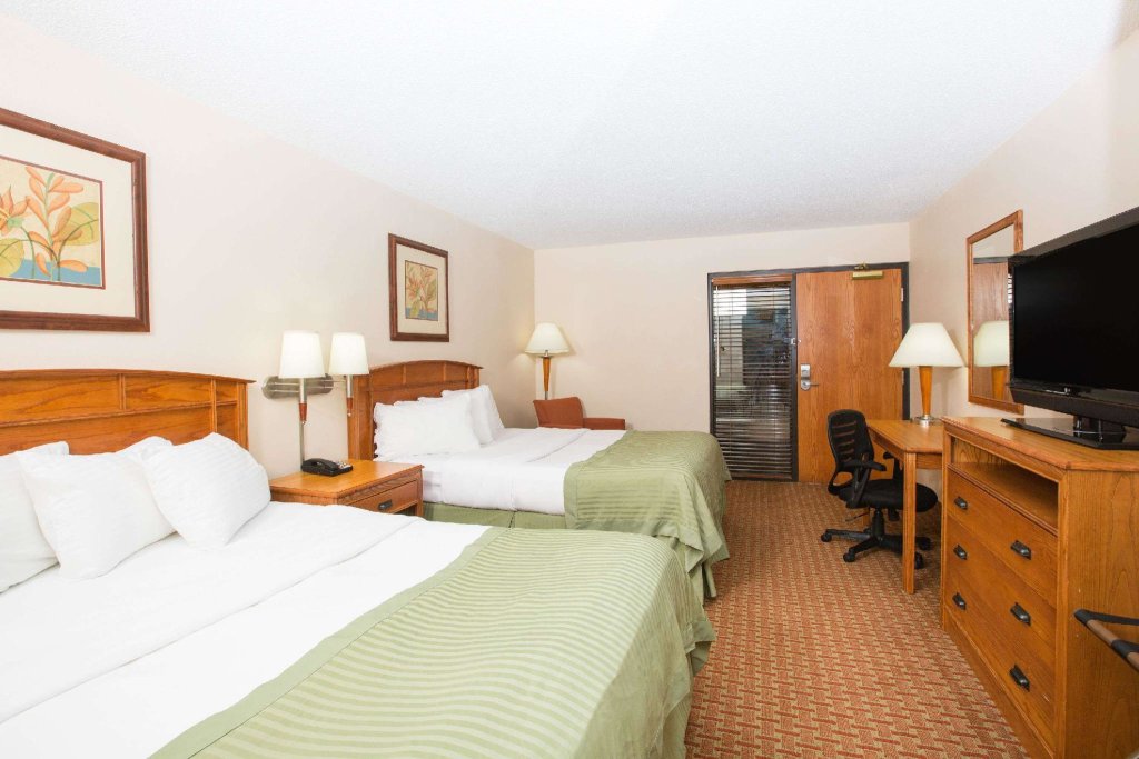 Standard quadruple chambre Ramada Tropics Resort & Conf Center by Wyndham Des Moines