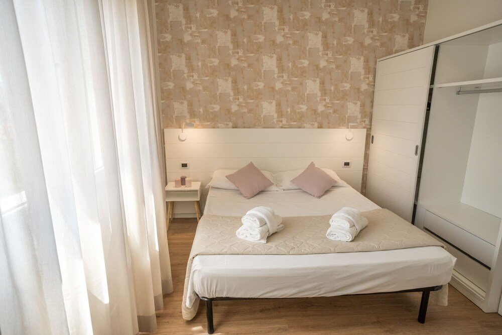 Deluxe room Rimini Bay Suites & Residence