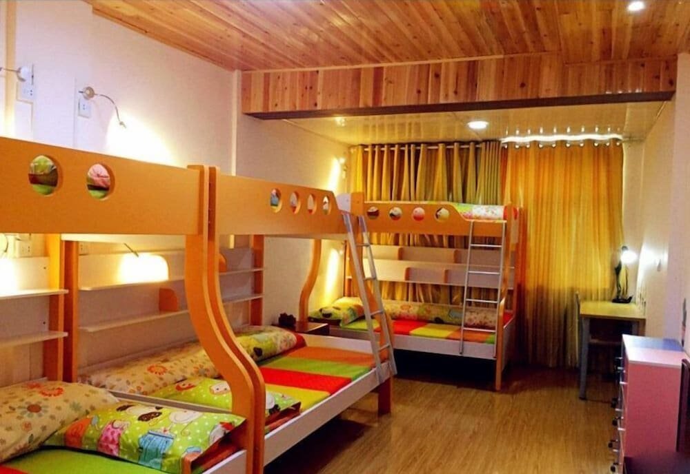 Cama en dormitorio compartido (dormitorio compartido femenino) Luguhu Crazy Bird Youth Hostel