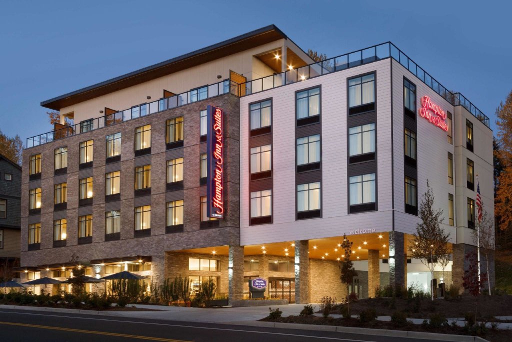 Четырёхместный номер Standard Hampton Inn & Suites Seattle/Renton, Wa