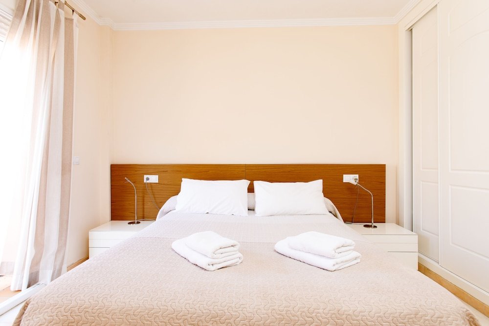2 Bedrooms Apartment with pool view Apartamentos Turisticos Almoraide Suites