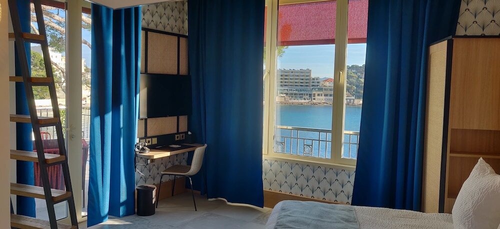 Трёхместный номер Deluxe с видом на море Splendid Hôtel & Spa