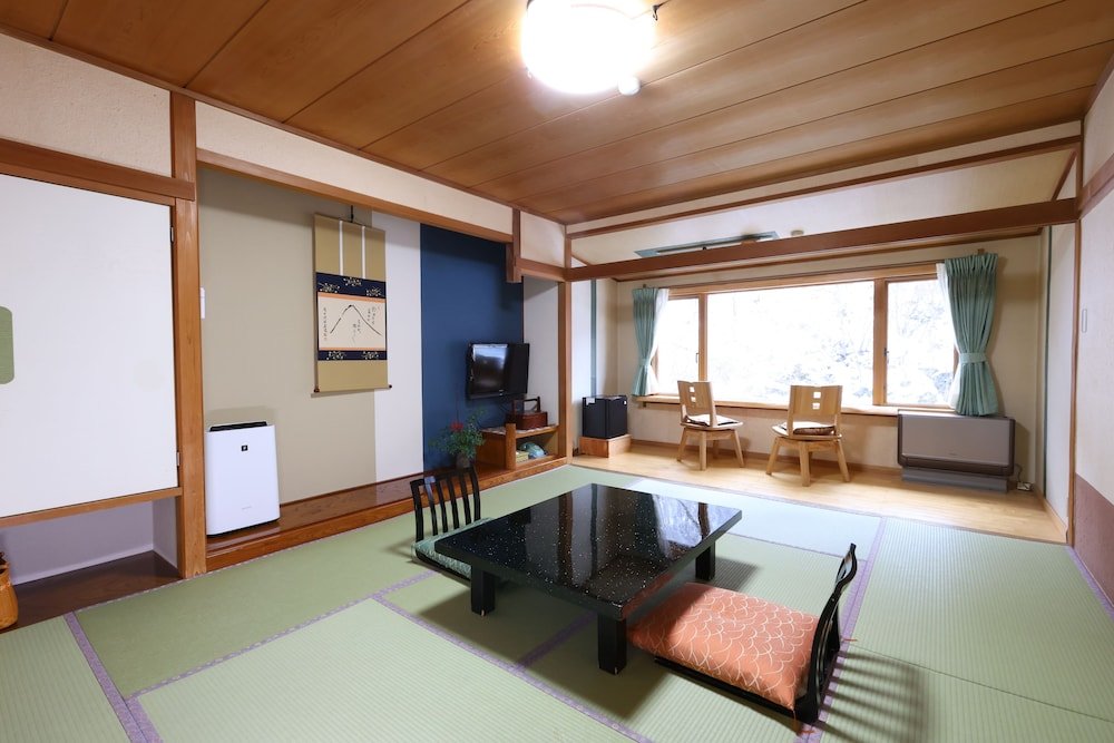 Standard Triple room with mountain view Fukeikan 風景館