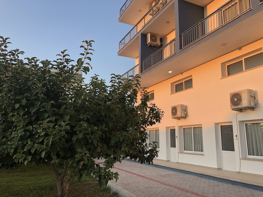 Appartamento Deniz Airport Suites
