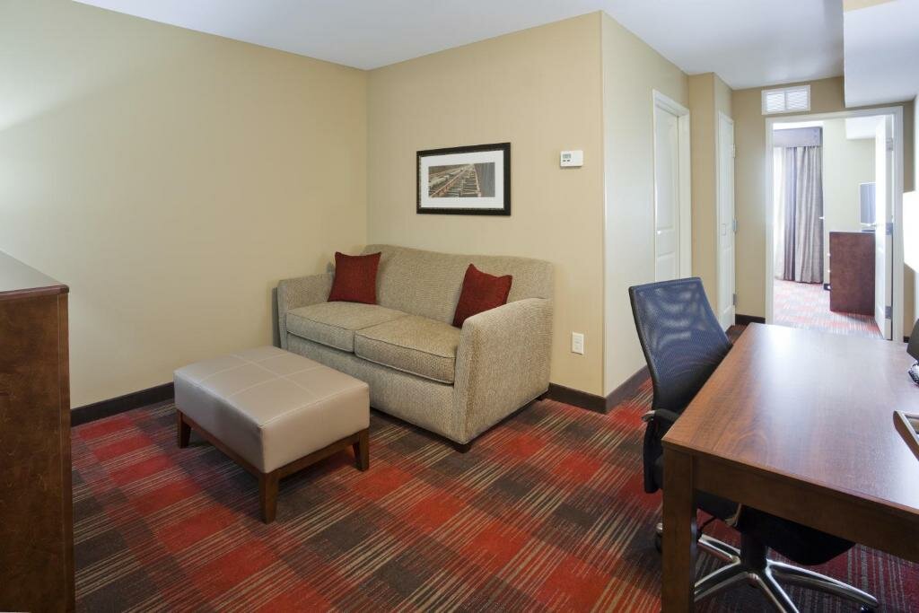 Suite GrandStay Hotel and Suites
