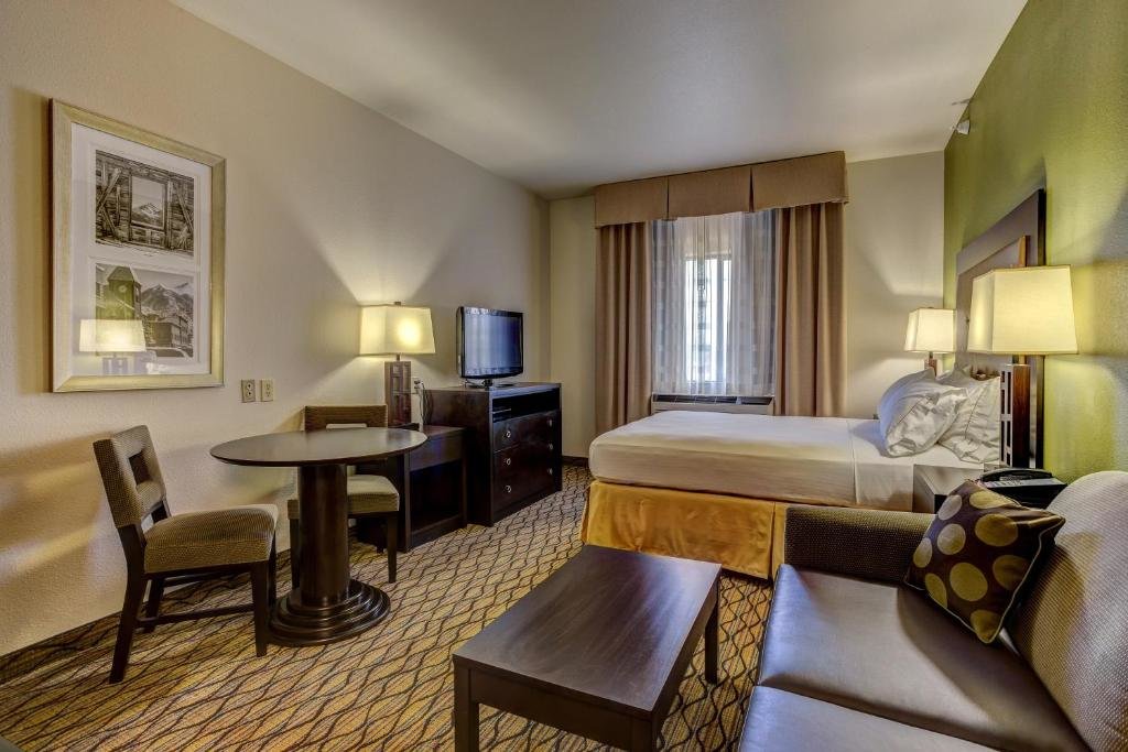 Полулюкс Holiday Inn Express Hotel & Suites Montrose - Black Canyon Area, an IHG Hotel