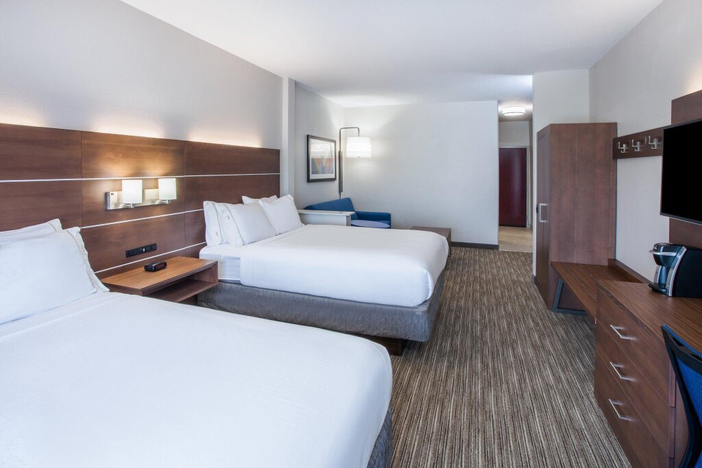 Standard Vierer Zimmer Holiday Inn Express & Suites Texarkana, an IHG Hotel