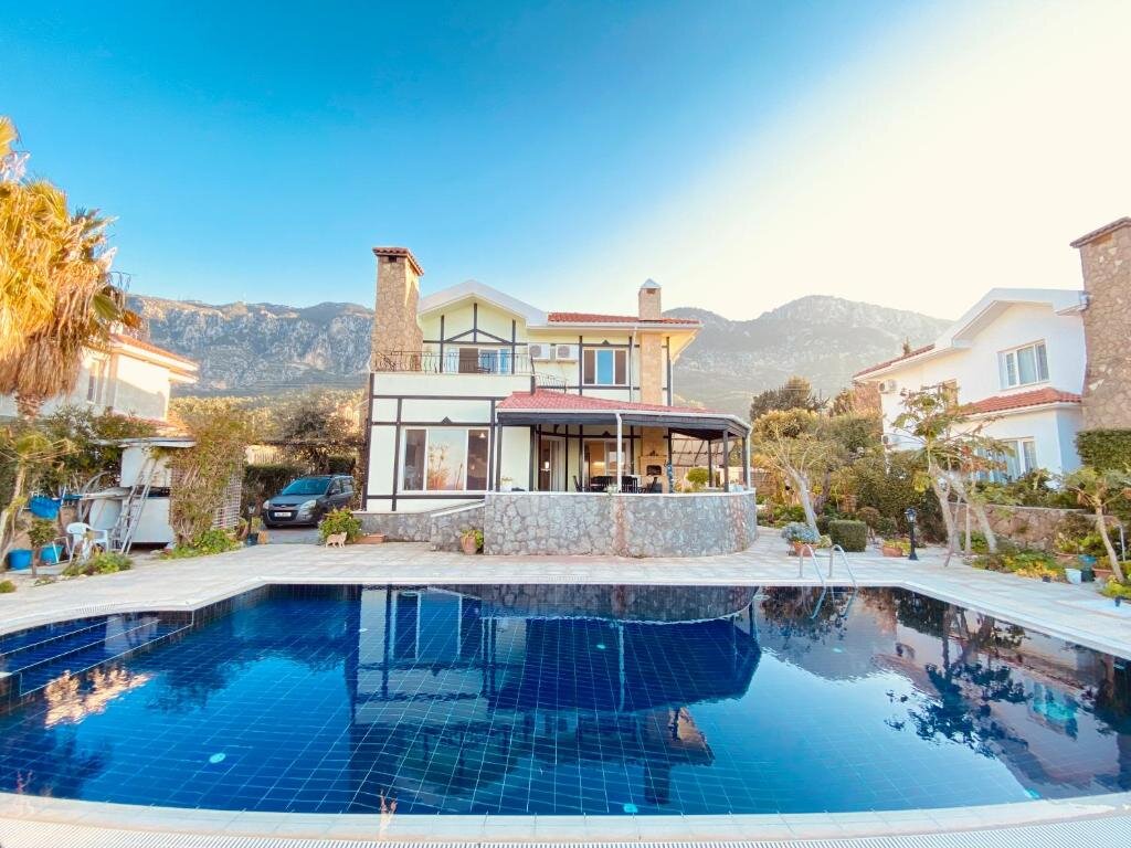 Вилла 4 Bedroom Deluxe Villa with Mountain and Sea View