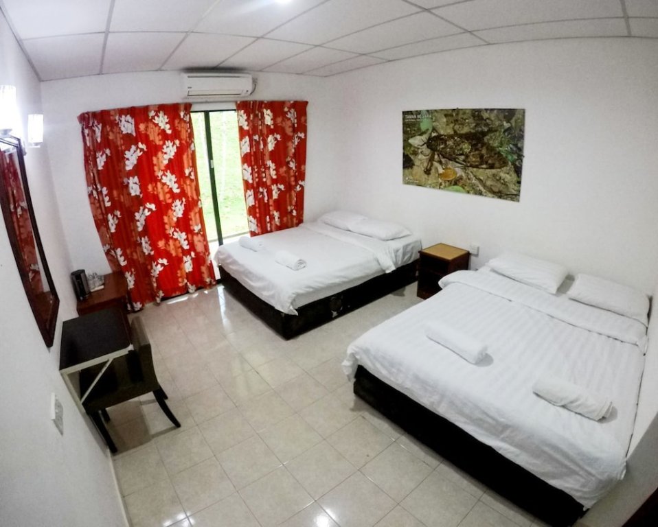 Standard Vierer Familie Zimmer mit Balkon Xcape Resort Taman Negara