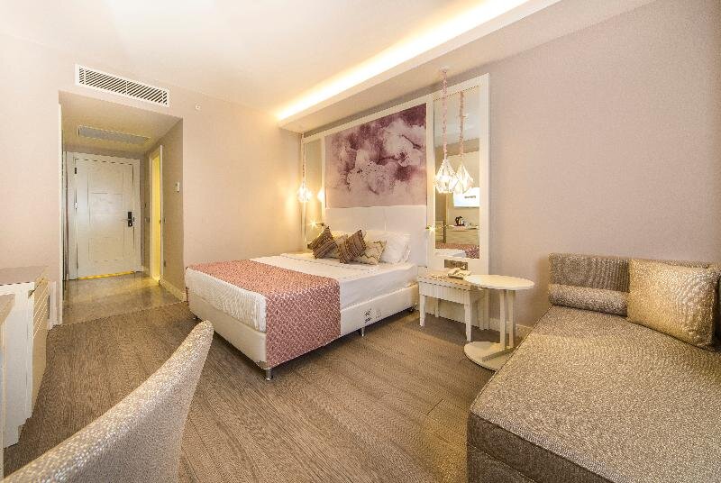 Standard room with balcony Diamond Premium Hotel & Spa