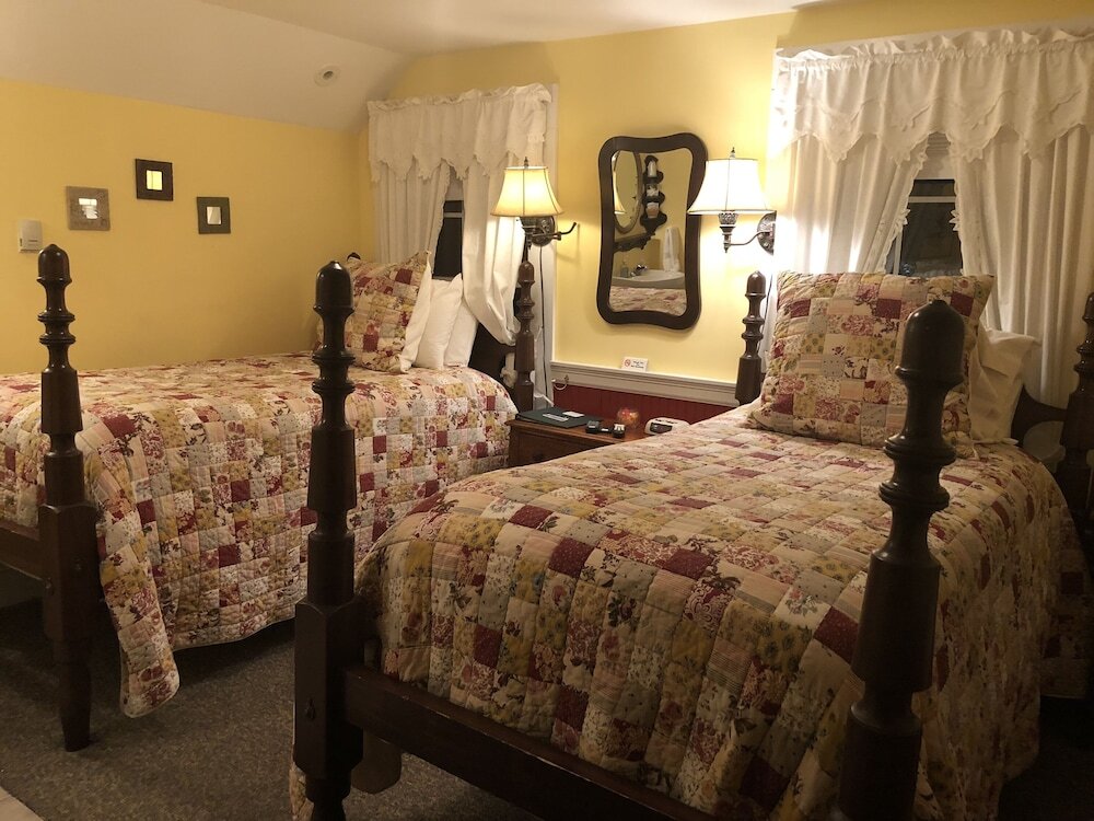 Luxury Double room with courtyard view Alpine Haus Bed & Breakfast Inn