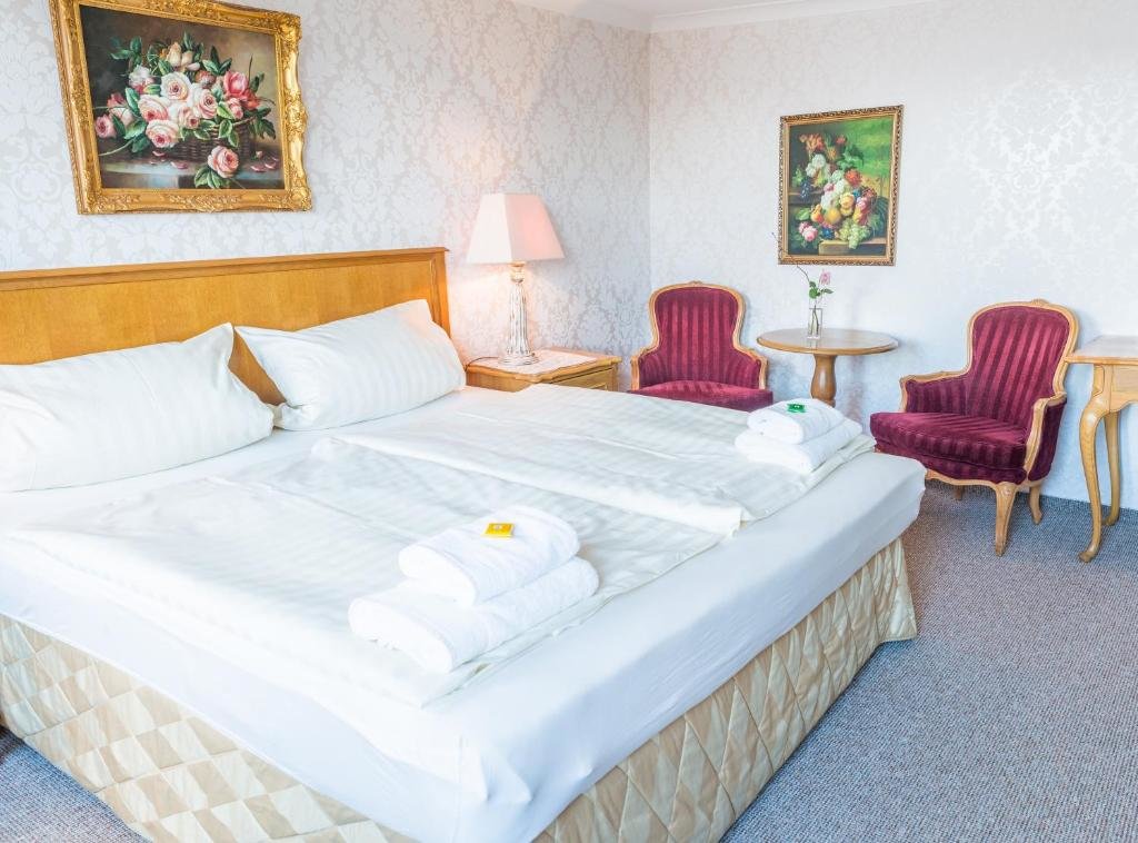 Standard triple chambre Romantisches Hotel Zur Traube Schwerin