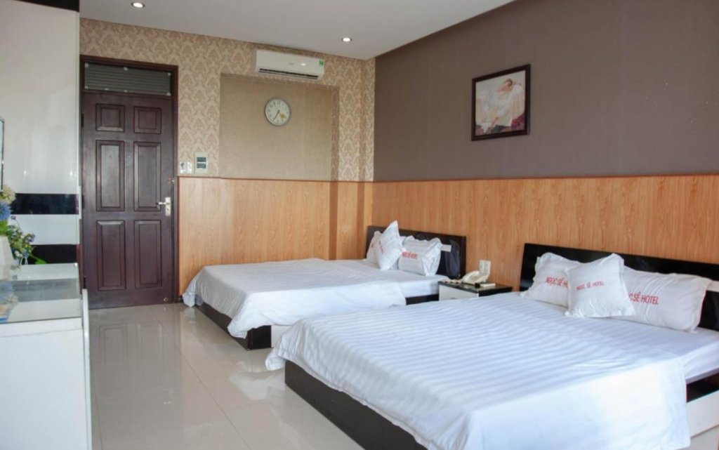Standard Quadruple room with balcony and with city view Ngoc Se Hotel