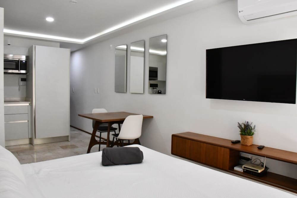Deluxe Apartment Luxury Apartment on 5th Av -One Paralia