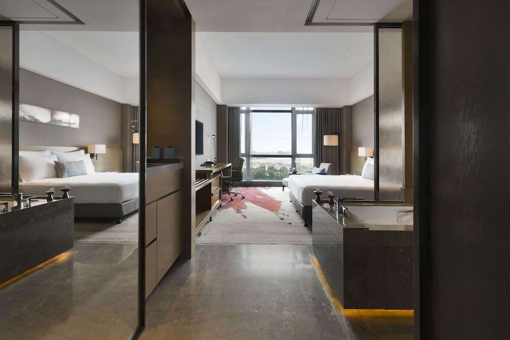 Deluxe room Wyndham JinJiang Hotel