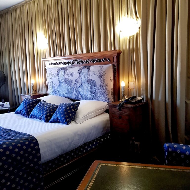 Standard Doppel Zimmer Hostellerie du Grand Sully