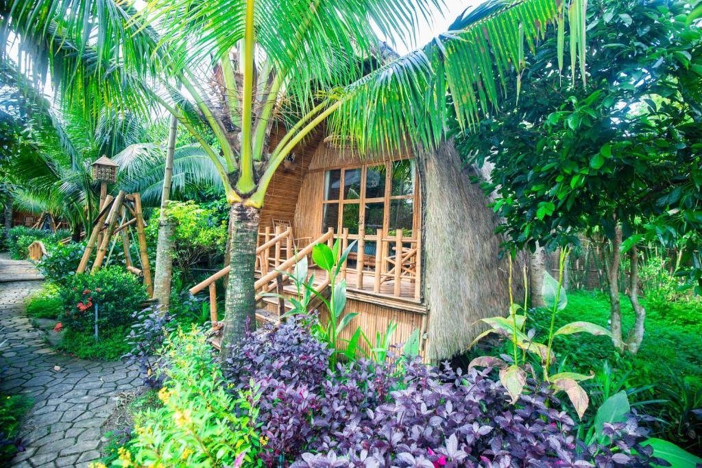 Бунгало Deluxe с видом на сад Bamboo Eco Village