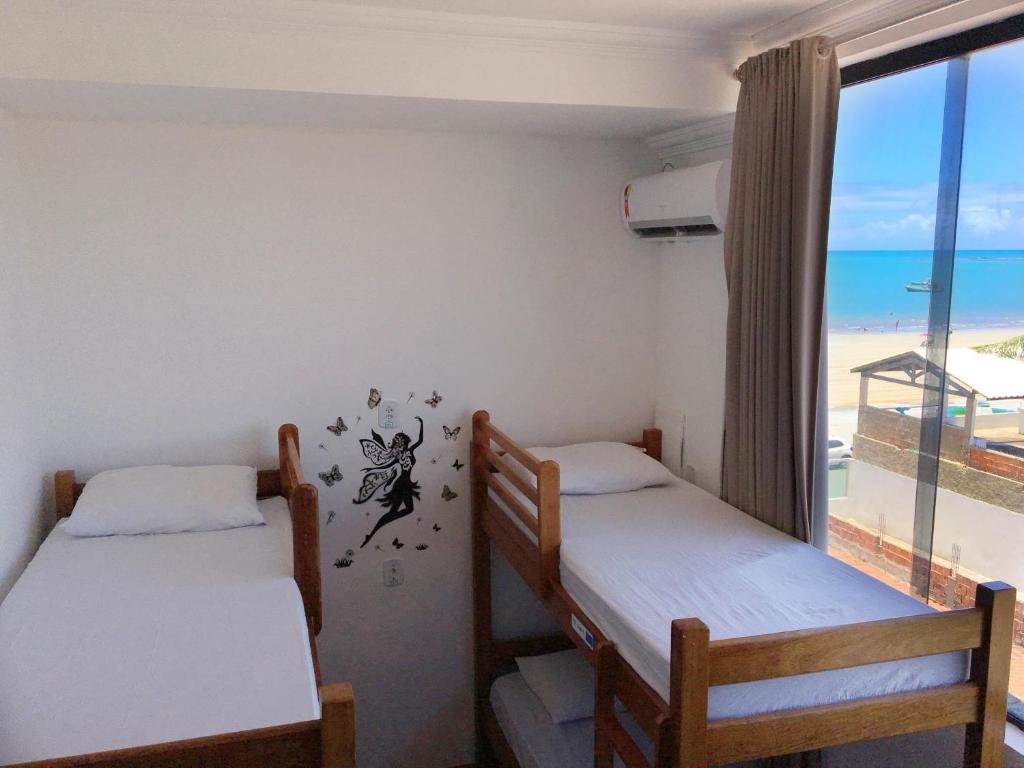 Кровать в общем номере (женский номер) Maraga Beach Hostel
