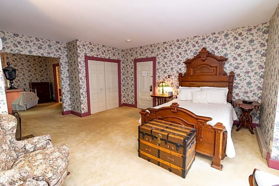 Standard room Saratoga Dreams Bed and Breakfast