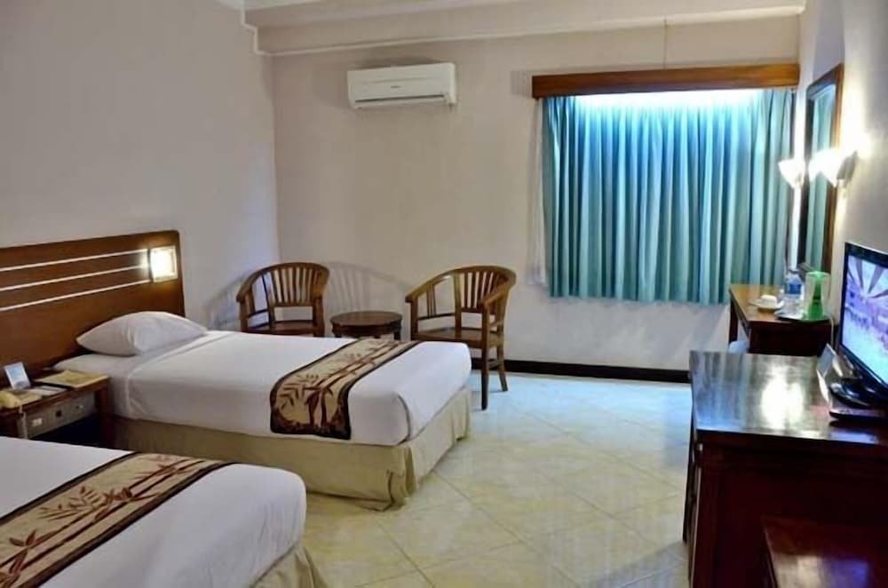 Superior room with balcony Bahari Inn Tegal