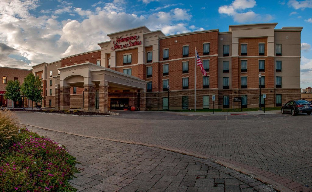 Номер Premium Hampton Inn & Suites Mishawaka/South Bend at Heritage Square