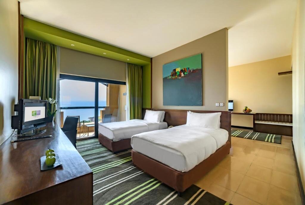 Люкс с красивым видом из окна Holiday Inn Resort Dead Sea, an IHG Hotel