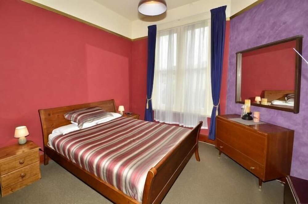 Standard room Dunedin Lodge