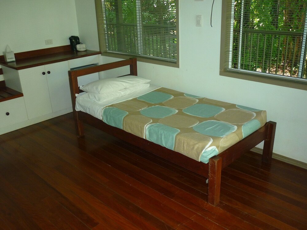 Economy Triple room with balcony Ferntree Rainforest Lodge