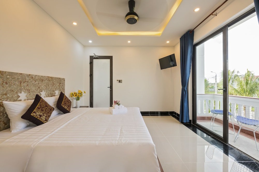 Deluxe Double room with balcony Phuc Hung Riverside Villa Hoi An